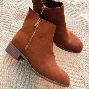 JustFab Chestnut/Rich Brown Ankle Boots